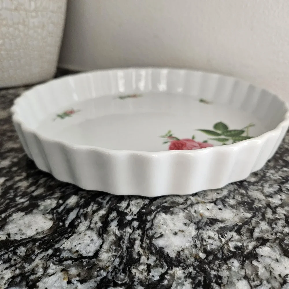 Christineholm Porcelain Rose Pattern Quiche, Tart, Pie Plate Baking‎ Dish
